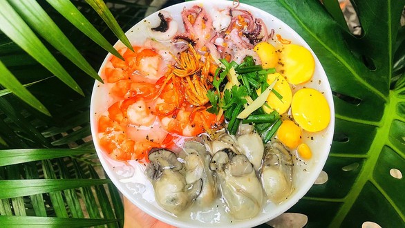 Cháo Hàu Thịt Nguyên Con