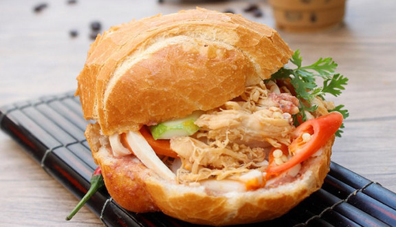 Cô Vân - Bánh Mì Gà