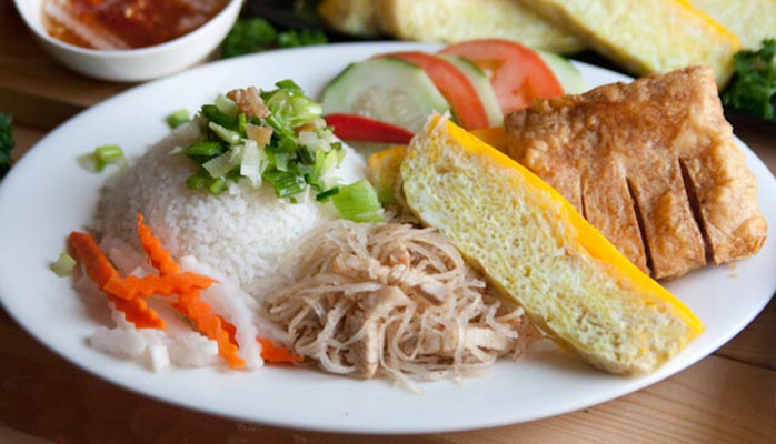 Cơm Bụi - Đường 23 Tháng 10