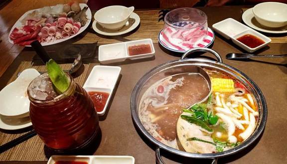 Kichi Kichi Lẩu Băng Chuyền - Trần Não