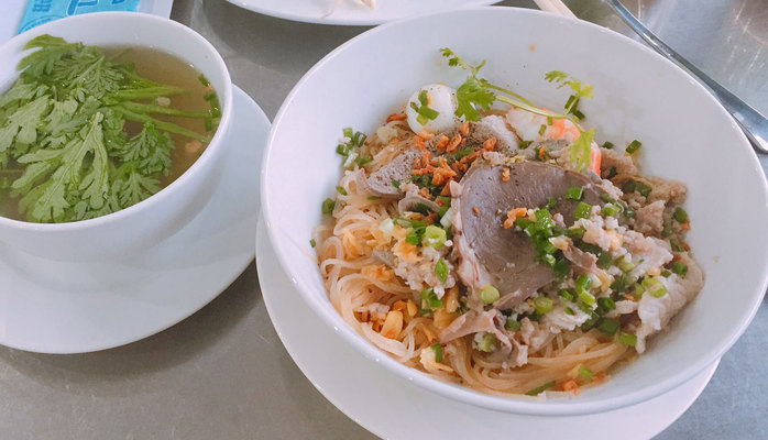 Phượng - Hủ Tiếu Nam Vang & Bò Kho
