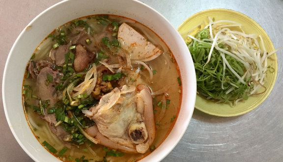 Bún Bò Bàu Sen