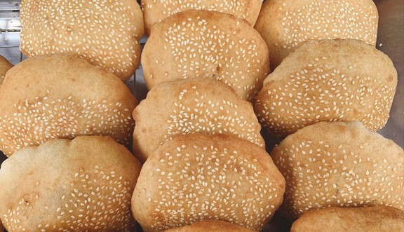 Bánh Tiêu Chú Dũng - Cống Quỳnh