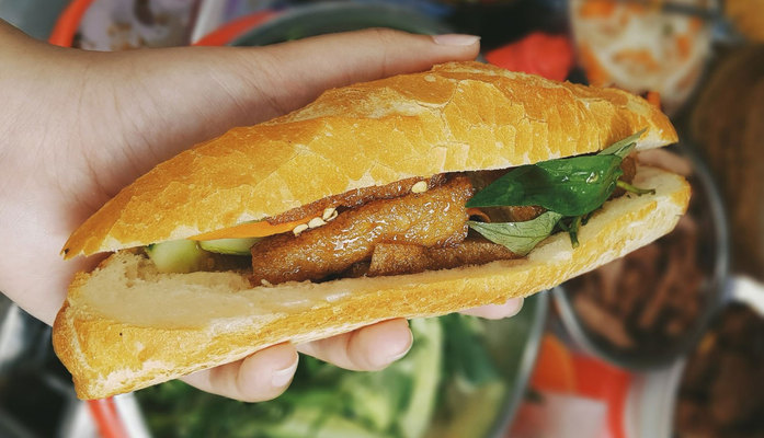 Khánh Dung - Bánh Mì Chả Cá Thu - 157 Bùi Hữu Nghĩa