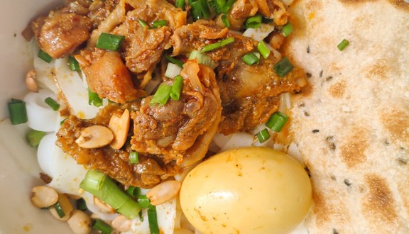 Vân - Mì Quảng Gà - Hoàng Diệu