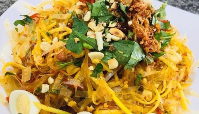 Bánh Tráng Trộn, Cá Viên Chiên & Nước Mía - Cô Út