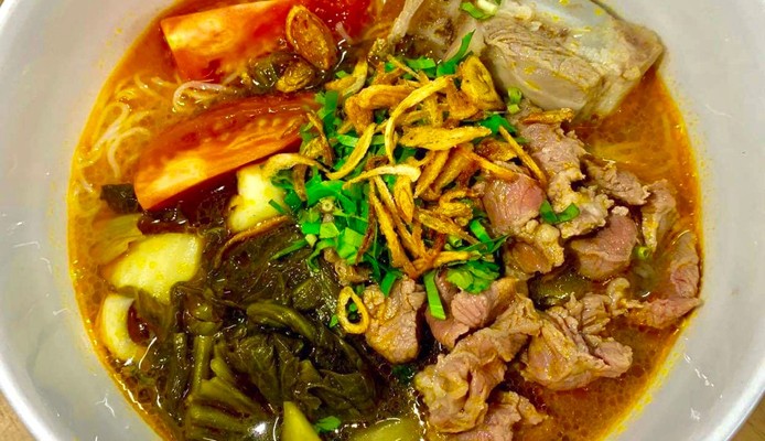 A Quắn - Bún Sườn Sụn Cải Chua