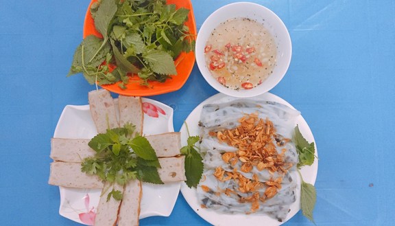 Cô Hạnh - Bánh Cuốn Nóng
