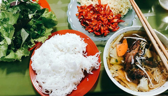 Cô Vân - Bún Chả Gia Truyền - Đội Cấn