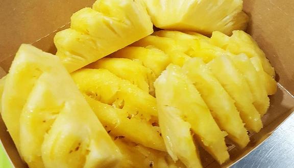 Quán Cô Thơm - Thơm Gọt Sẵn & Nước Dừa