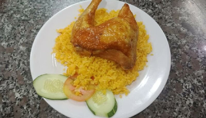 Cơm Gà Quyên - 453 Nam Kỳ Khởi Nghĩa