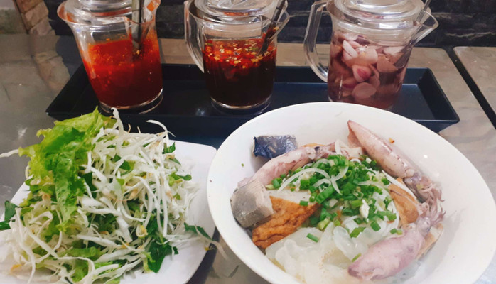 Năm Tỉnh - Bún Chả Cá Nha Trang