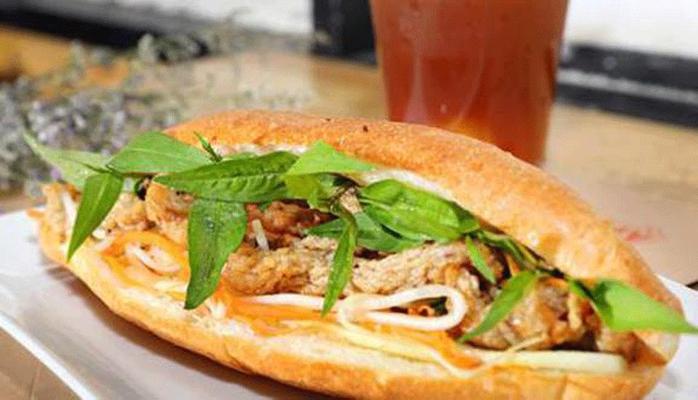 Bánh Mì Chả Cá Phương - Bà Hom