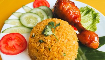 Cơm gà xối mỡ