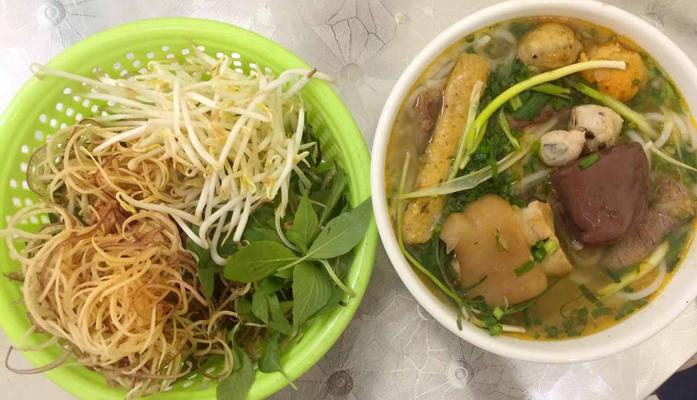 Bún Bò Huế Nam Minh - Đội Cấn - 216 Đội Cấn