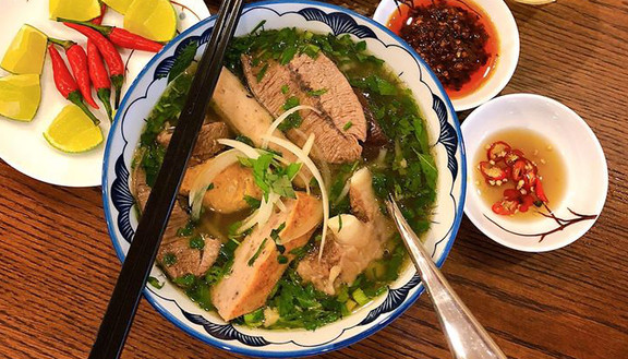Bún Bò Mụ Quyện