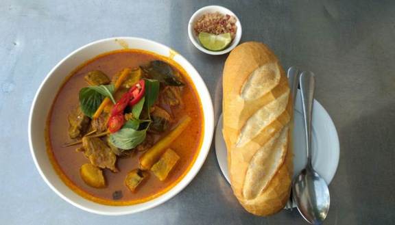 Cô Miền - Cà Ri Gà & Bún Thái