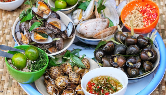 Em Thúy - Ốc Luộc Hà Nội