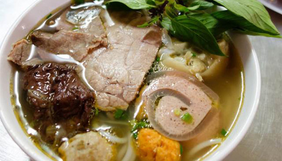 Bún Bò Huế Quỳnh Béo