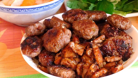 Bánh Cuốn Chả Vân Đình