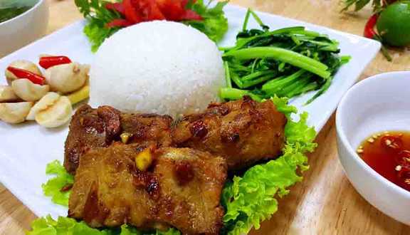 Bếp Son - Cơm Văn Phòng & Bún Hải Sản - Giảng Võ