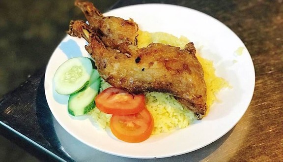 A Lì - Cơm Gà Xối Mỡ