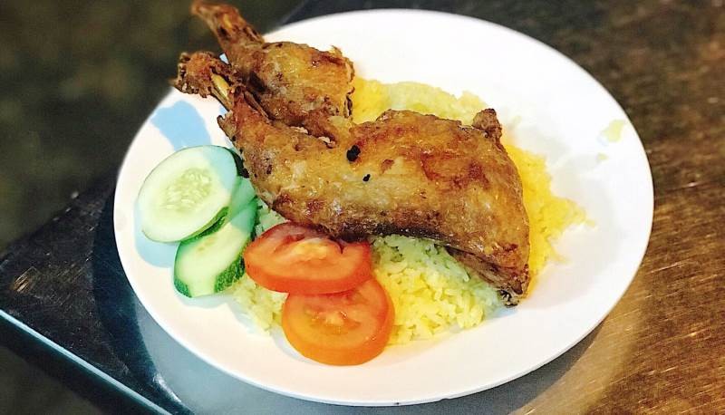 A Lì - Cơm Gà Xối Mỡ