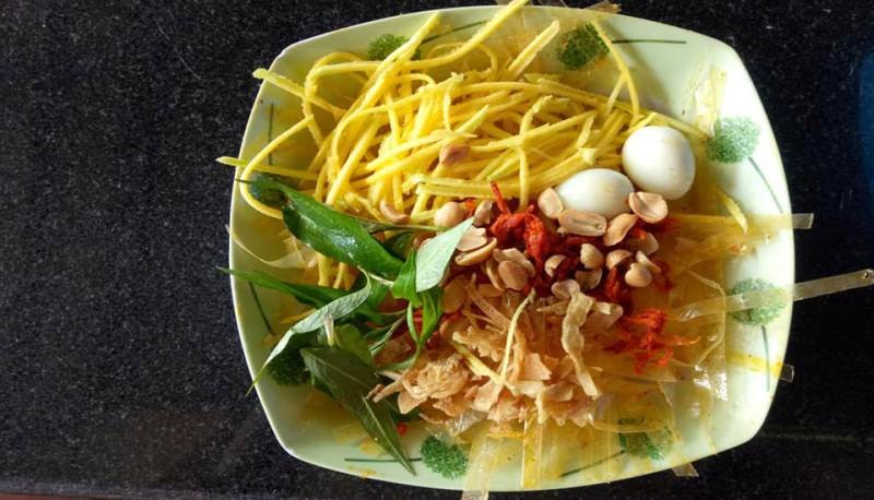 Bà Sáu - Bánh Tráng Trộn - Chung Cư Trần Quang Diệu