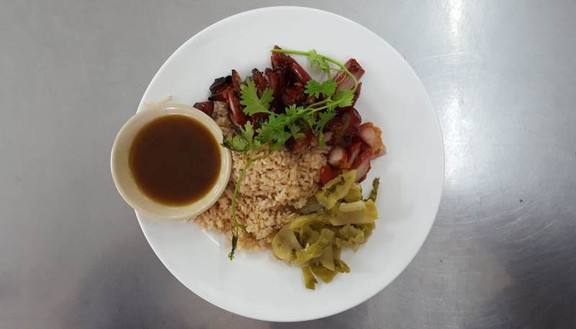 Bà Tư - Cơm Gà Xối Mỡ