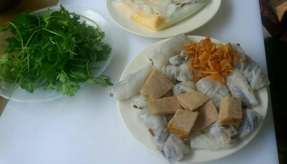 Bà Hoa - Bánh Cuốn Nóng