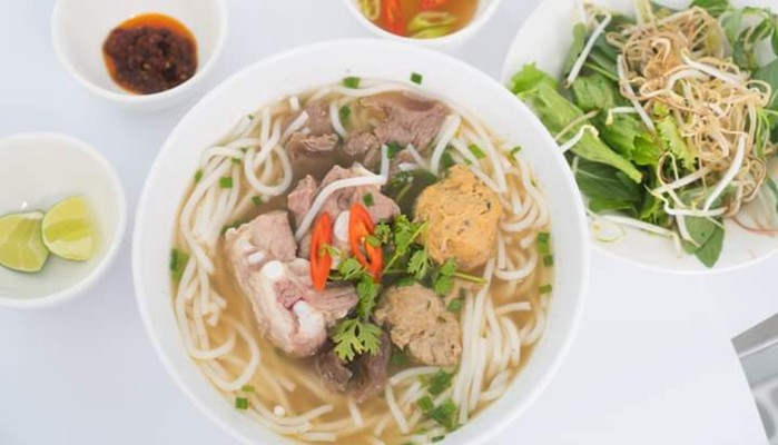 Quán Huế O Lem - Món Huế - Đường Số 38
