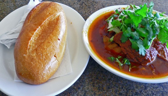 Phá Lấu Hutech - Nguyễn Gia Trí