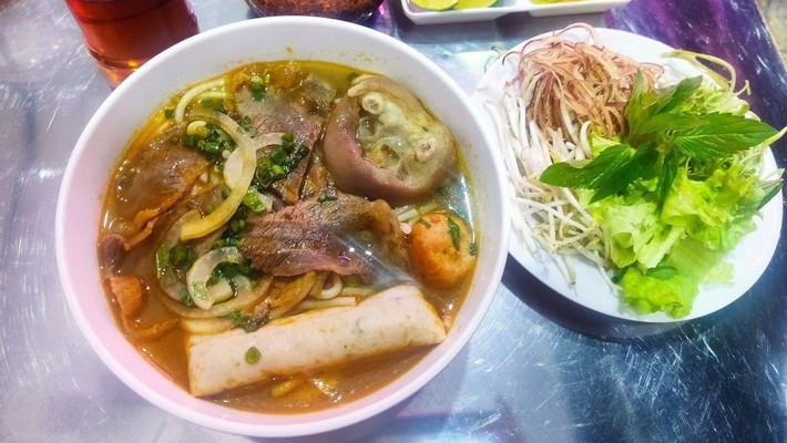 Bún Bò Huế Linh Chi