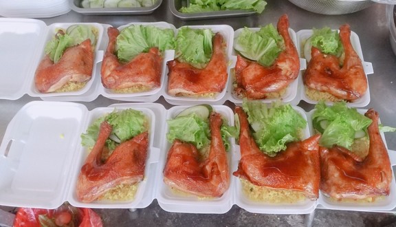 Cơm Gà Bát Vị - Cơm Thố & Cơm Chiên Giòn