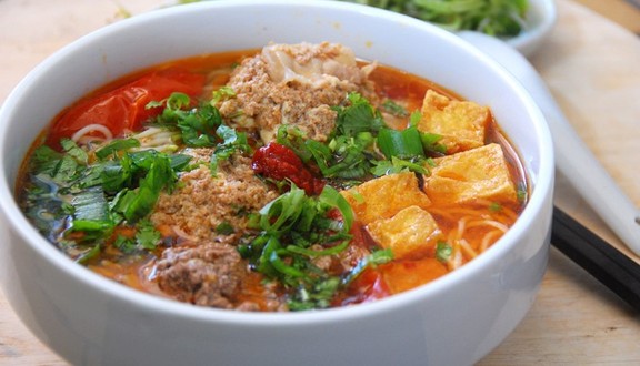 Hiền Lẩu Ba Ngơ - Trần Phú