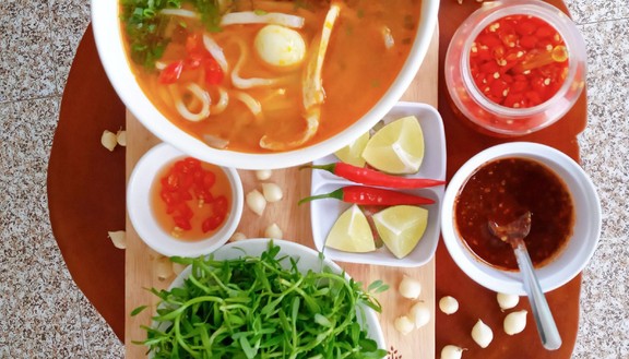 Thu Thường - Bánh Canh Cá Lóc