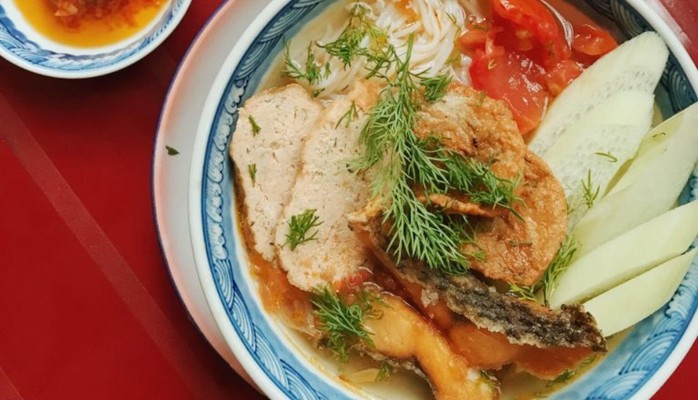 Bích Ngọc Quán - Cơm Gà & Bánh Đa Cá