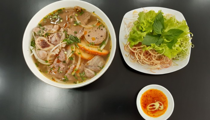 Quỳnh Nga - Bún Bò Huế