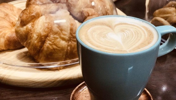 Bonjour Café - Đầm Trầu
