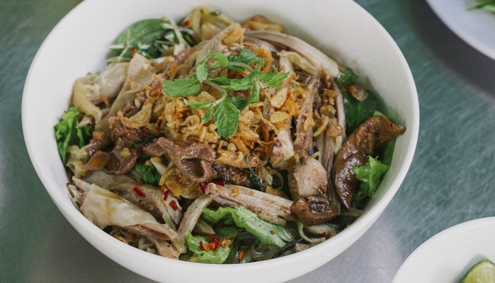 Cô Nhâm - Miến Măng Gà & Bún Măng Gà - Ông Ích Khiêm