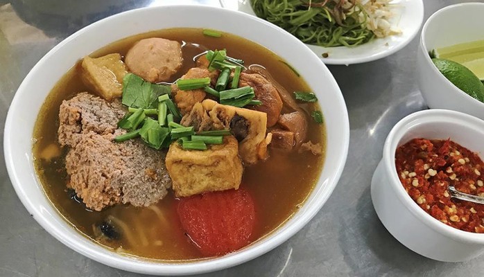 Quán Bà Tám - Bún Bò, Bún Riêu & Bánh Khọt