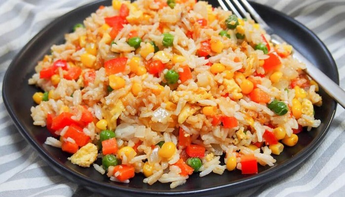 Bếp Nhà Pi - Cơm Rang Gà Sốt Chua Ngọt - Shop Online