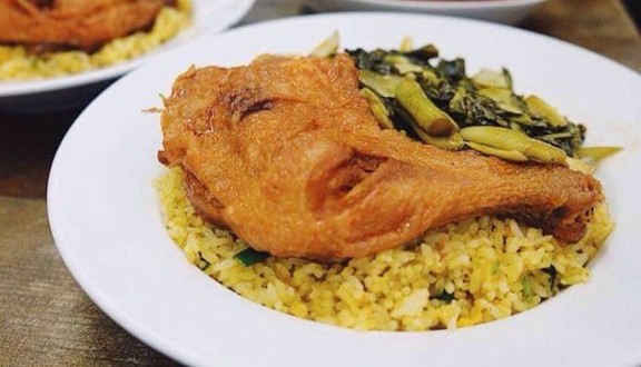 Cơm Gà Xối Mỡ Phương Tùng Phát
