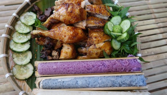 GÀ NƯỚNG CƠM LAM BẾP LỬA