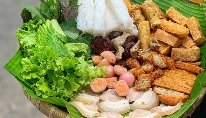 Bún Đậu Mắm Tôm Cô Hương, Bánh Bạch Tuộc và Bánh Cá