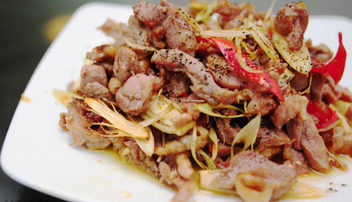 Gỏi Gà Ta & Gà Chọi Xào Lăn