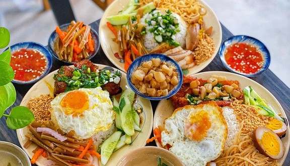 Cô Ba Chề - Cơm Tấm Long Xuyên - Nguyễn Xí