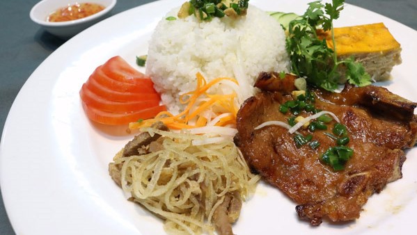 Cơm Tấm & Cơm Trưa 385