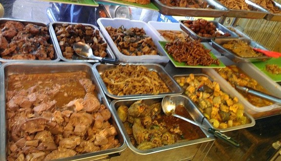 Cơm Tự Chọn - Nguyễn Ngọc Nại