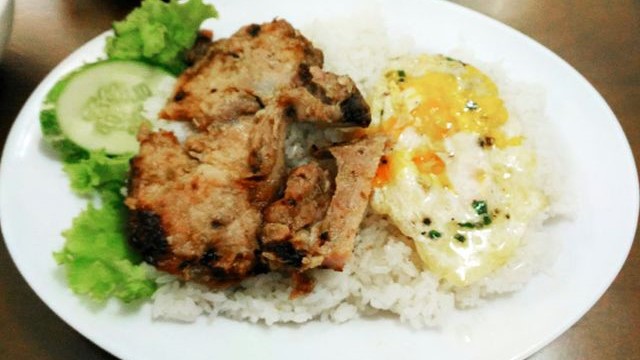 Cơm Gà Quay A Hoàng - 207 Khúc Hạo